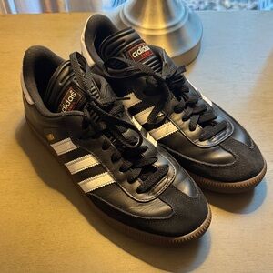 Adidas Men's Black and White Sneakers